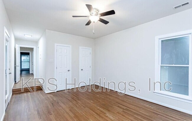 Building Photo - 6216 Heather Glen Rd