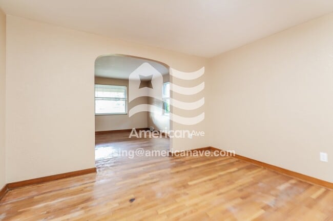 Building Photo - 65 W Bellecrest Ave