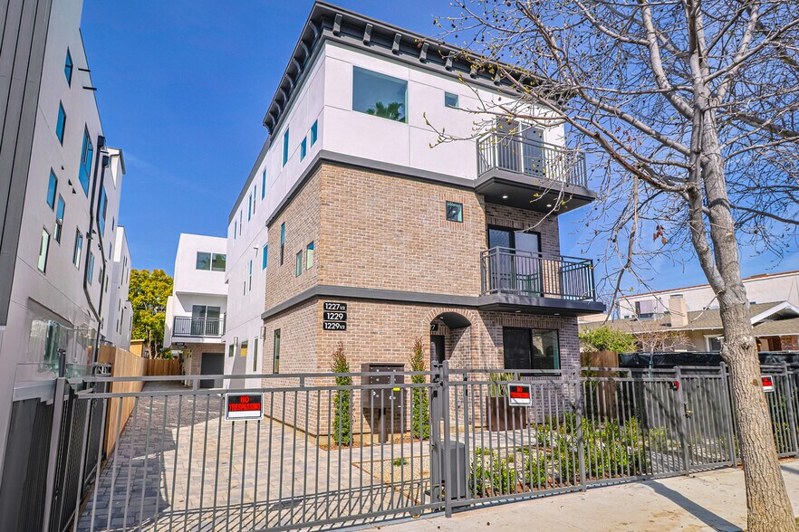 Building Photo - 1227 N June St