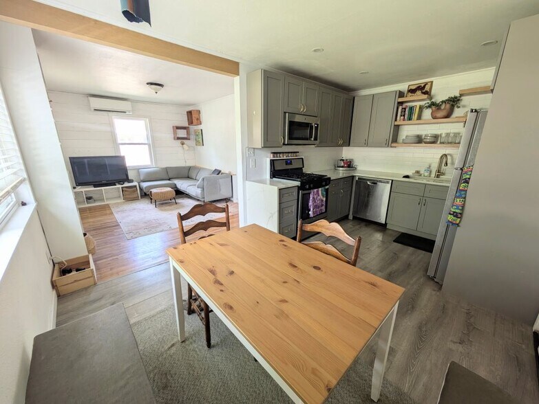 Building Photo - 4703 Oak Cliff Dr