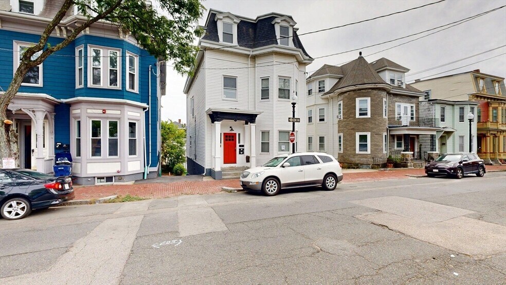 Building Photo - 171 Trenton St