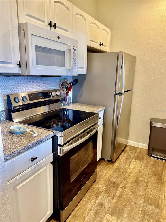 Building Photo - 860 N Orange Ave