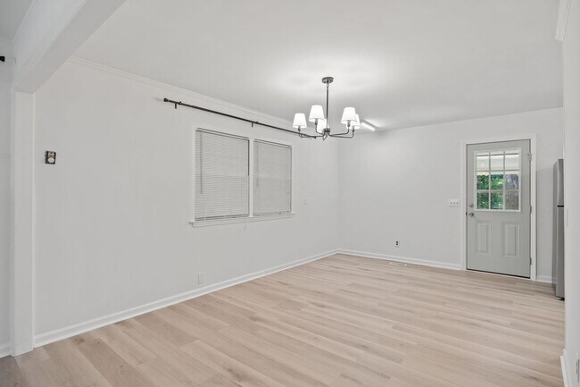 Building Photo - Updated Ranch in North Raleigh, New Floors and Paint, Rear Deck, Pet Friendly!