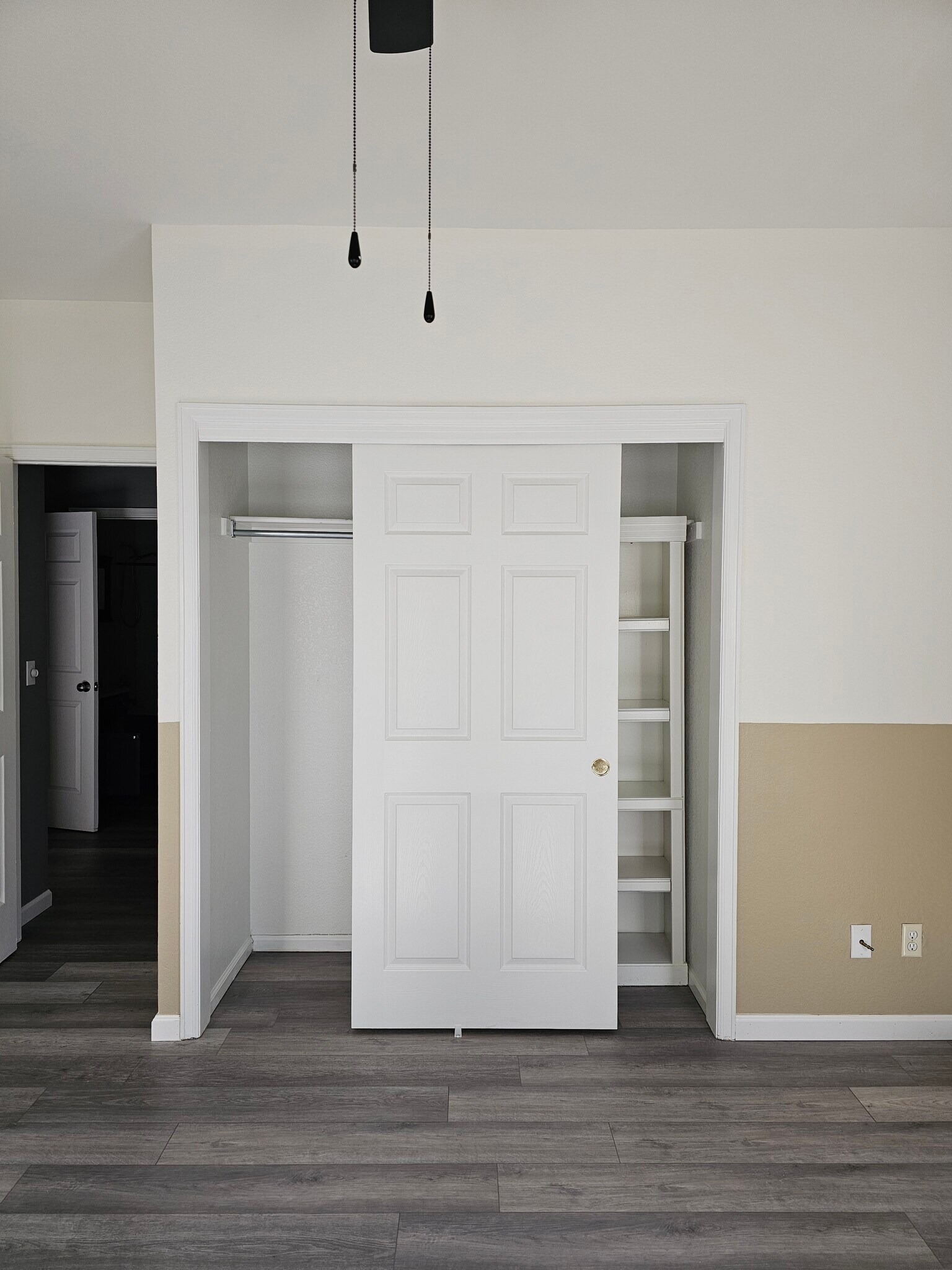 Building Photo - 2428 W 82nd Pl