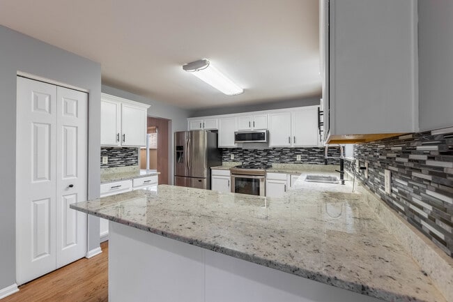 Building Photo - 438 Rachel Cir