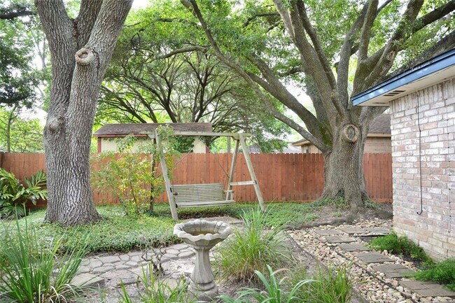Building Photo - 16202 Barcelona Dr
