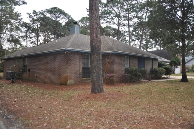 Building Photo - 22 Southwind Ct