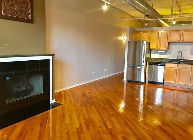 Building Photo - 500 S Clinton St