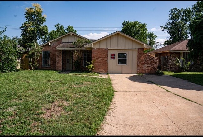 Primary Photo - 4451 Oak Shadows Dr
