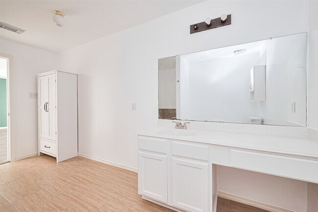Building Photo - 508 Birch Cluster Ct