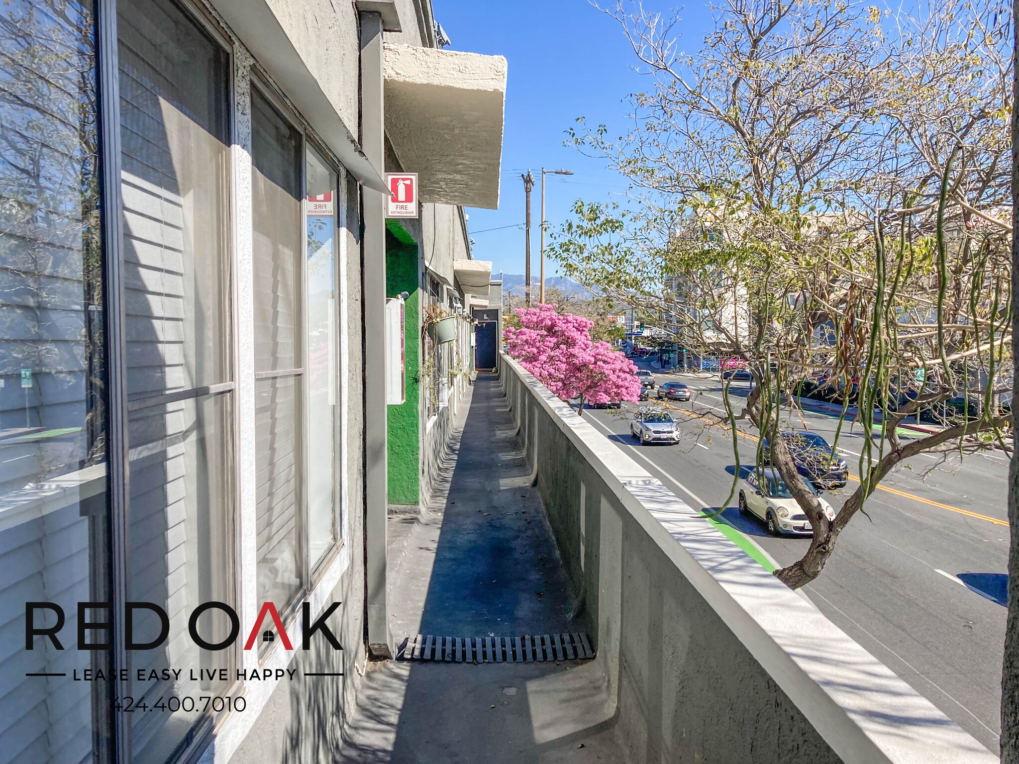 Building Photo - 417 W Los Feliz Rd