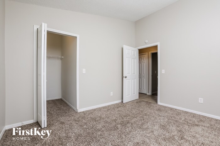 Building Photo - 6572 Viewpoint Ct