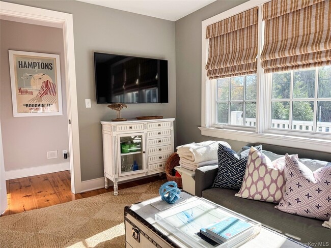 Building Photo - 112 Central Ave