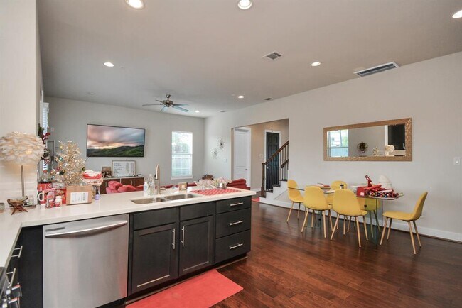 Building Photo - 8821 Hollister Pine Ct