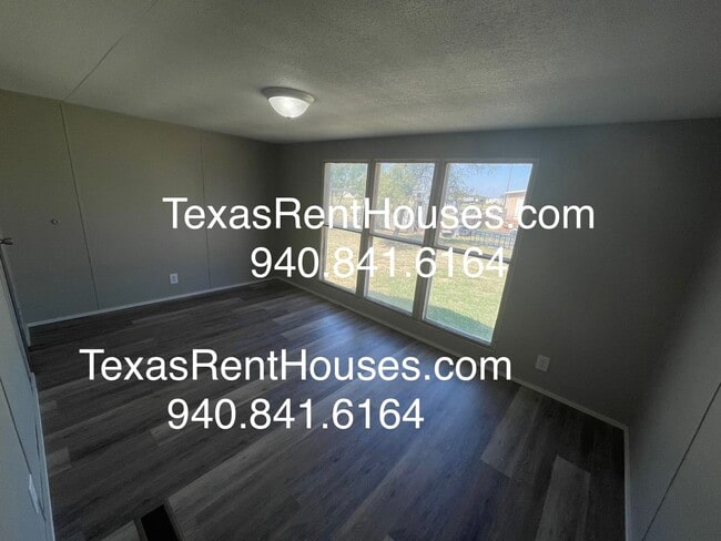 Building Photo - Charming 3-Bedroom Home on 5 Acres – Peace...