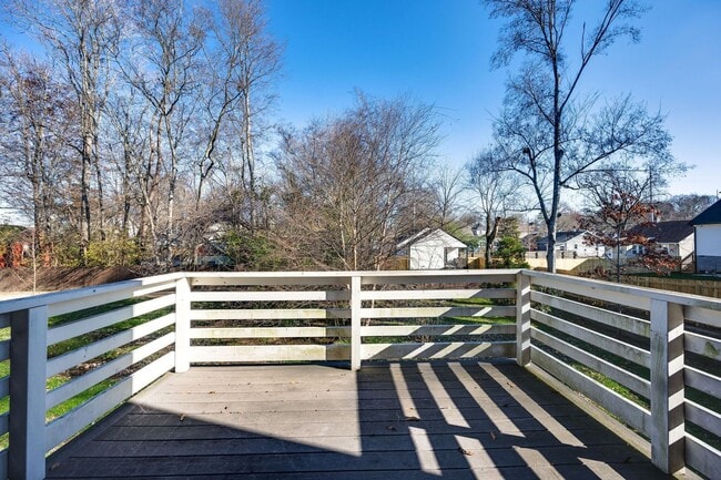 Building Photo - Great 3BE/2.5BA cottage home in popular Ri...