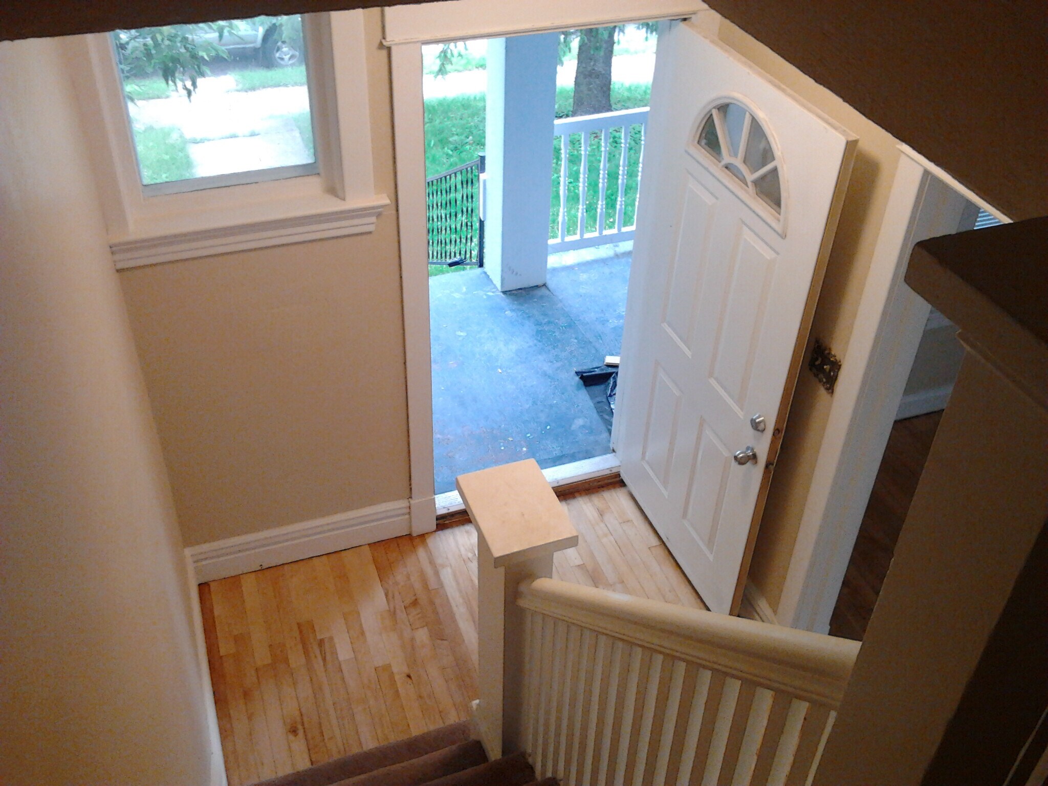 Building Photo - 1821 E 6th St