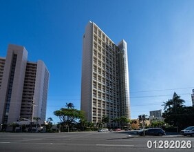 Building Photo - $2750.00 1bd/1ba/1pkg Condominium in Ala Wai SkyRise