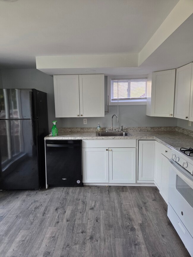 Building Photo - 14 Sugar St