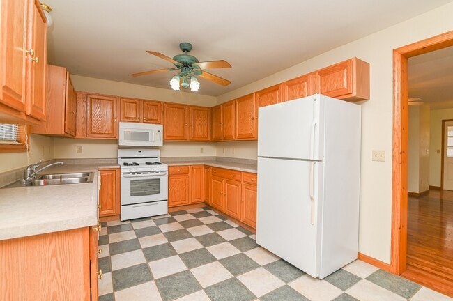 Building Photo - 5204 Deer Ridge