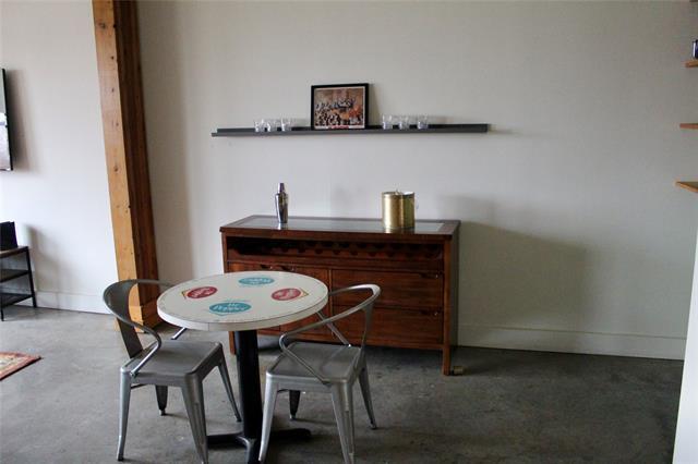 Building Photo - 2502 Live Oak St