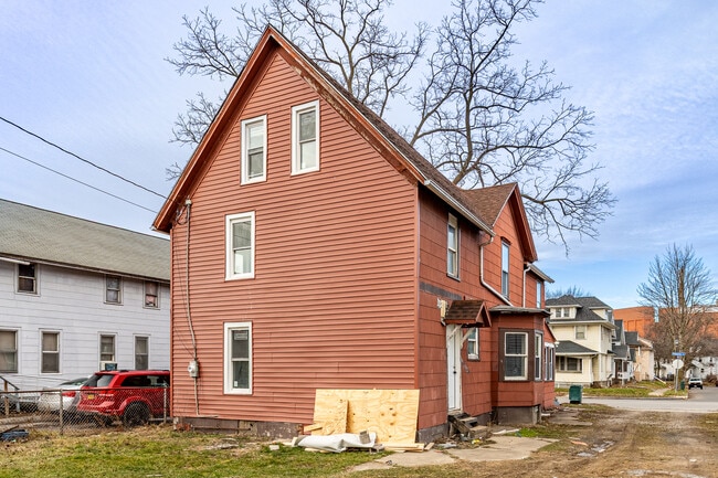 Building Photo - 83 Ridgeway Ave