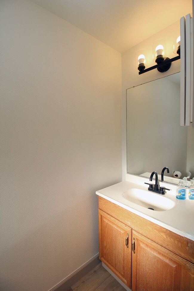 Building Photo - 11318 NE Siskiyou St