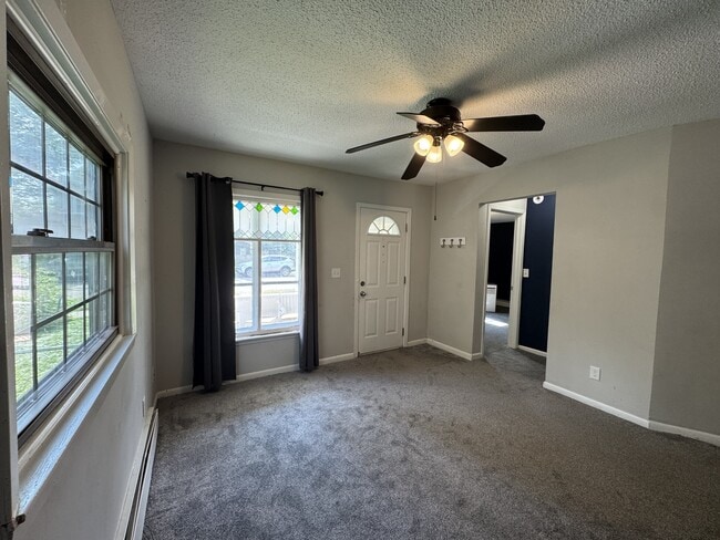 Building Photo - 935 Tuscarora Ave W