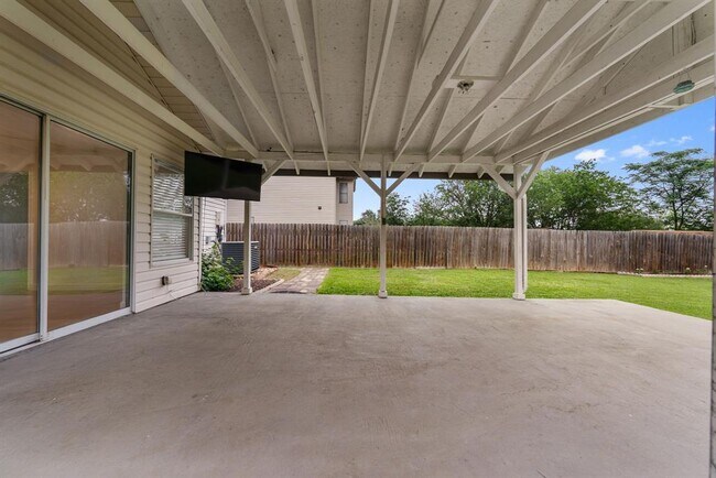 Building Photo - 7327 Pusch Ridge Loop