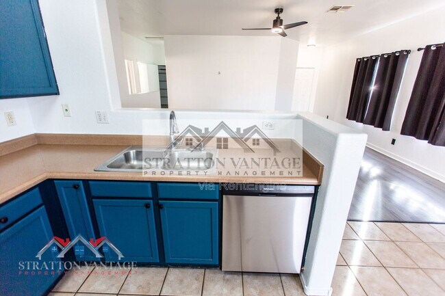 Building Photo - 16092 W Woodlands Ave