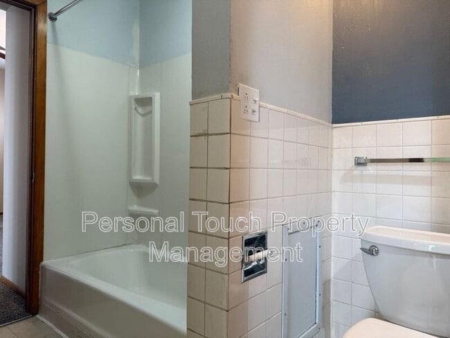 Building Photo - 57 N Terrace