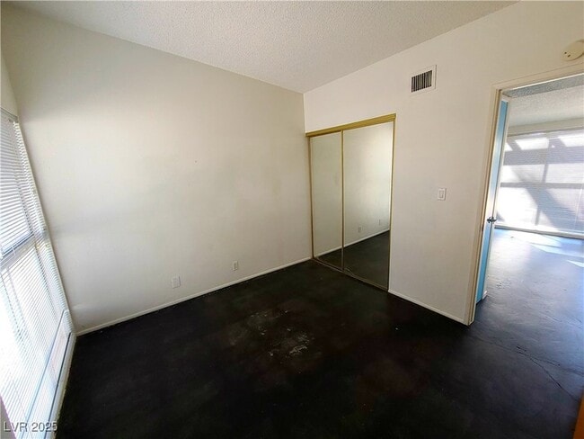 Building Photo - 3124 Burnham Ave