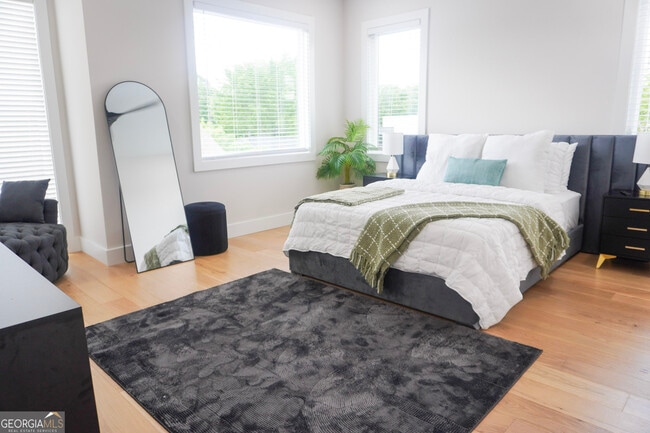 Building Photo - 68 Boulevard SE