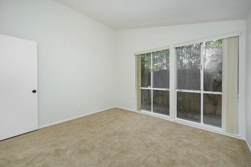 Building Photo - 2902 Blume Dr