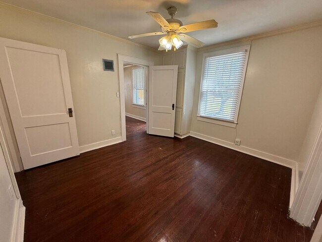 Building Photo - Pensacola - East Hill - 3 bedroom, 1 bathroom
