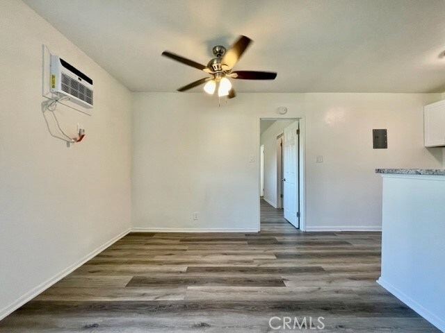 Building Photo - 1811 W Sallie Ln