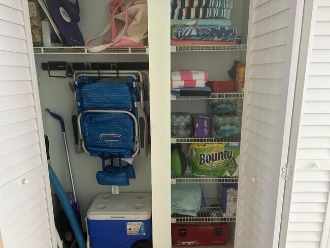 Building Photo - 420 Celestial Way