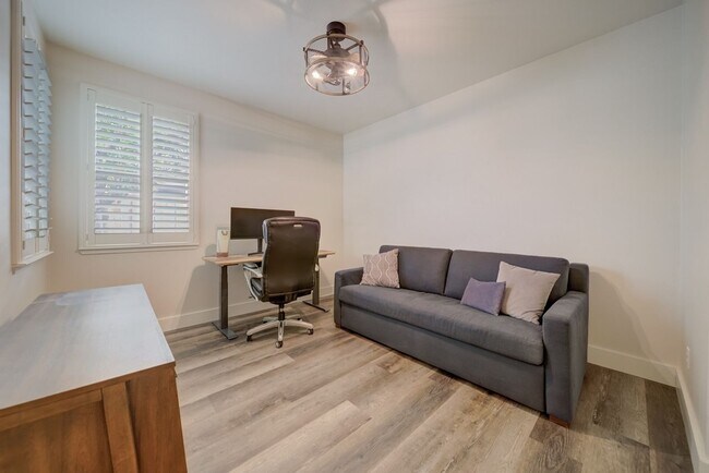 Building Photo - Modern Elegance in the Heart of North Napa