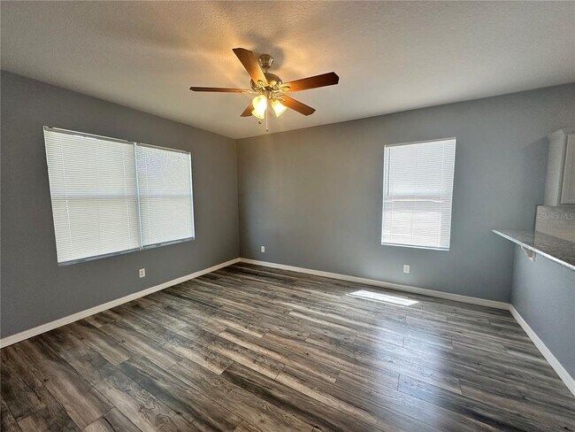 Building Photo - 558 Knollwood Dr