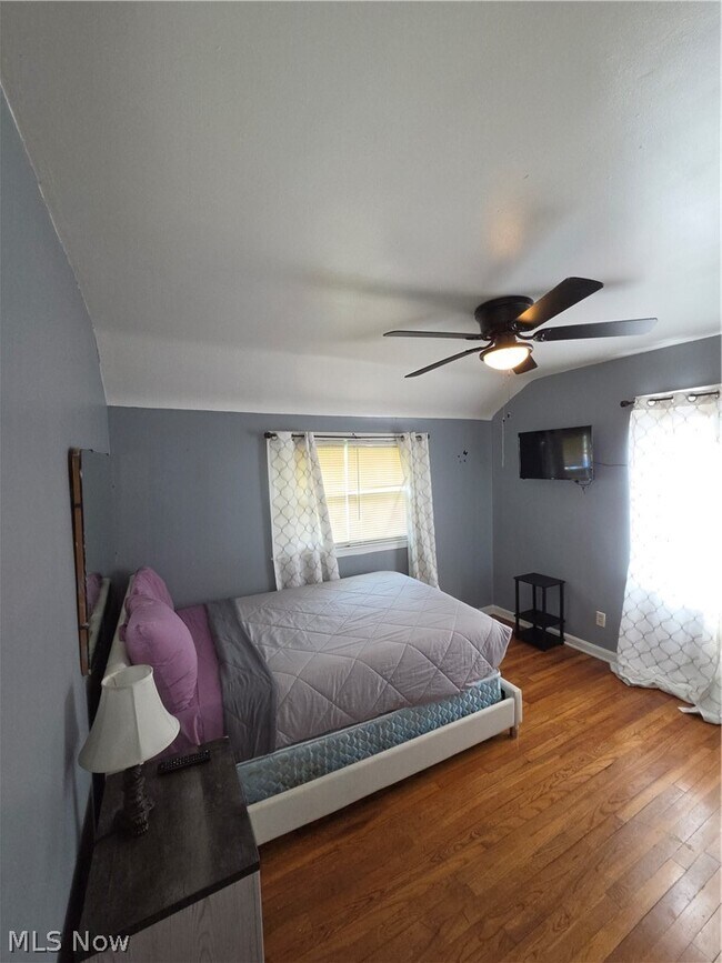 Building Photo - 4148 E 189th St