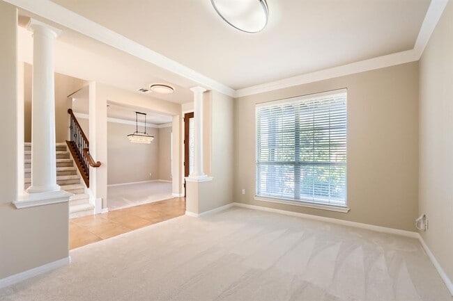 Building Photo - 7701 Crackling Creek Dr
