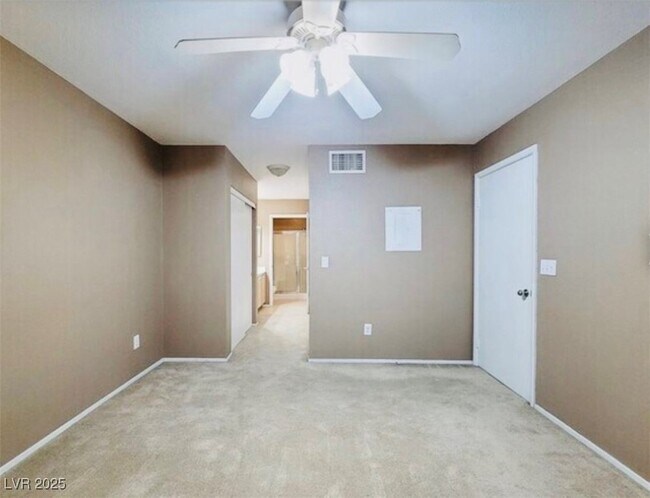 Building Photo - 8070 W Russell Rd