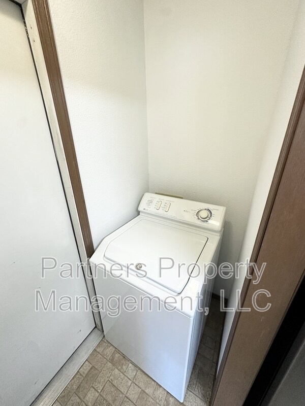 Building Photo - 1661 N Dawn Dr