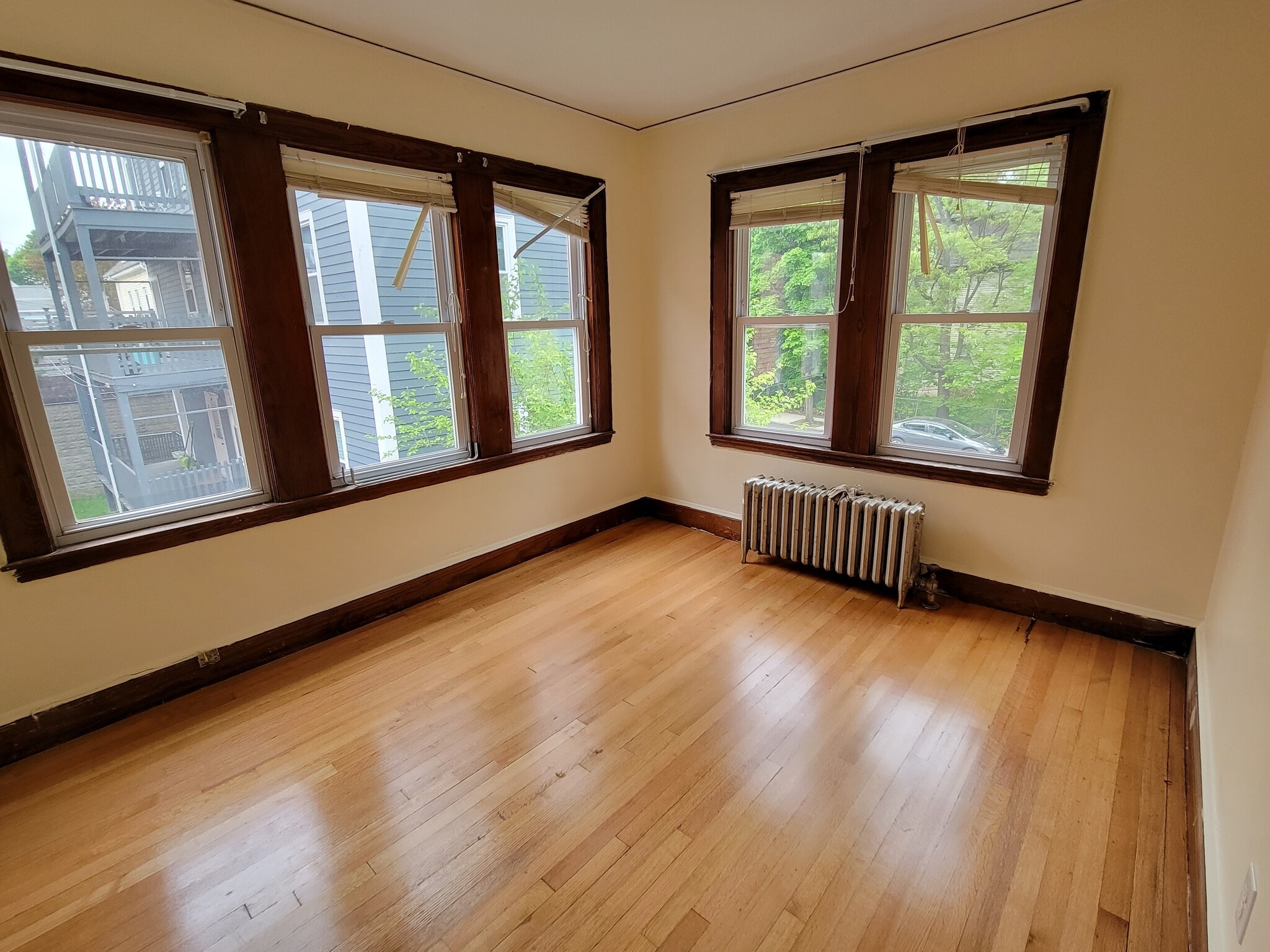 Building Photo - 52 Nixon St