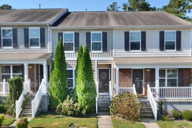 Primary Photo - 100 Stratford Lakes Dr