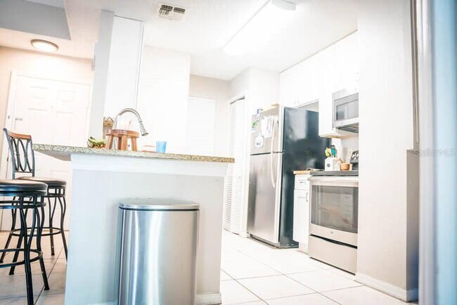 Building Photo - 605 Youngstown Pkwy