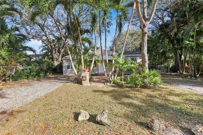 Building Photo - 5111 SW 73rd Terrace