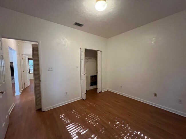Building Photo - 2552 Panther Creek Rd