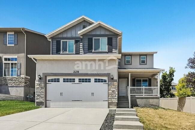 Building Photo - 228 Cedar Grove Ln