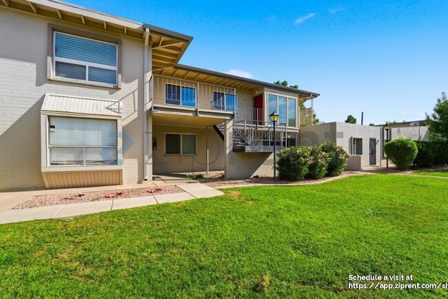 Building Photo - 4142 E Calle Redonda